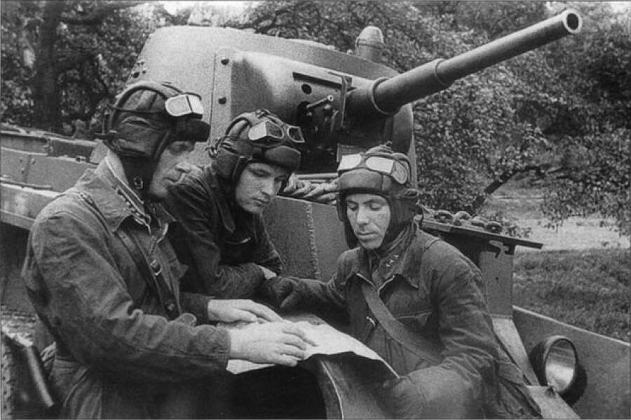 Танкисты перед боем