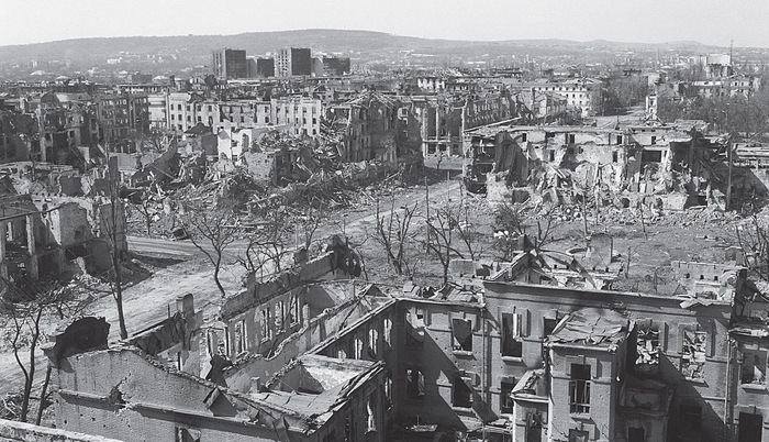 Таран перестройки: история как орудие борьбы с властью и государством